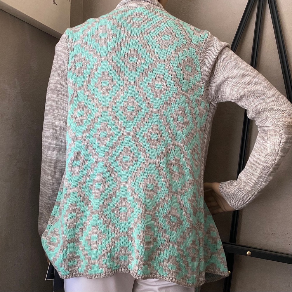 Cardigan - Picture 6 of 8